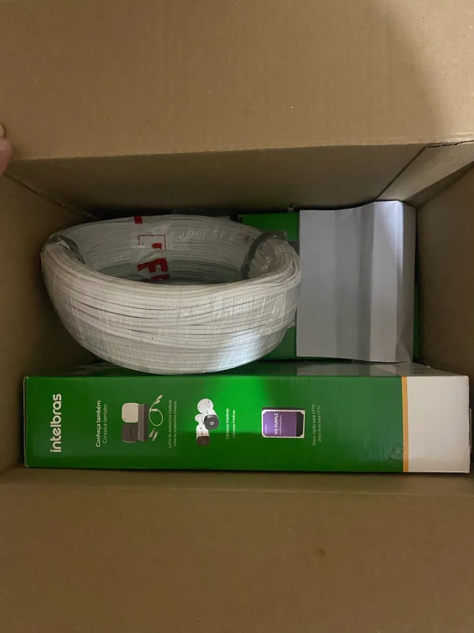 Câmera intelbras 4 canais nova