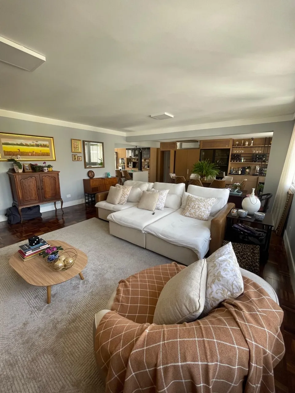 APARTAMENTO NO CENTRO DE CURITIBA MOBILIADO E DECORADO 2 QUARTOS