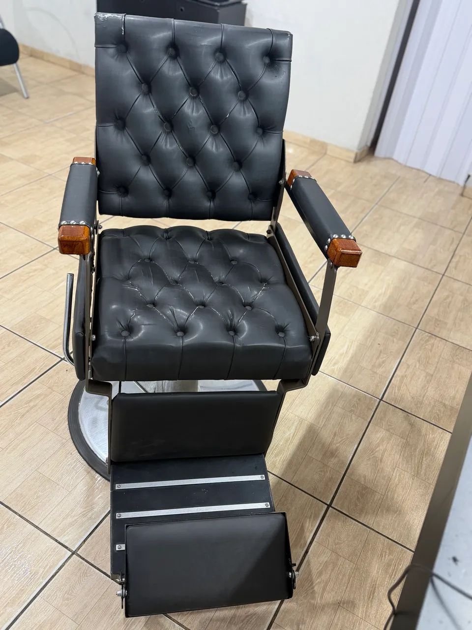 Combo Barbearia: Cadeira Reclinável + Bancada - Foto 2