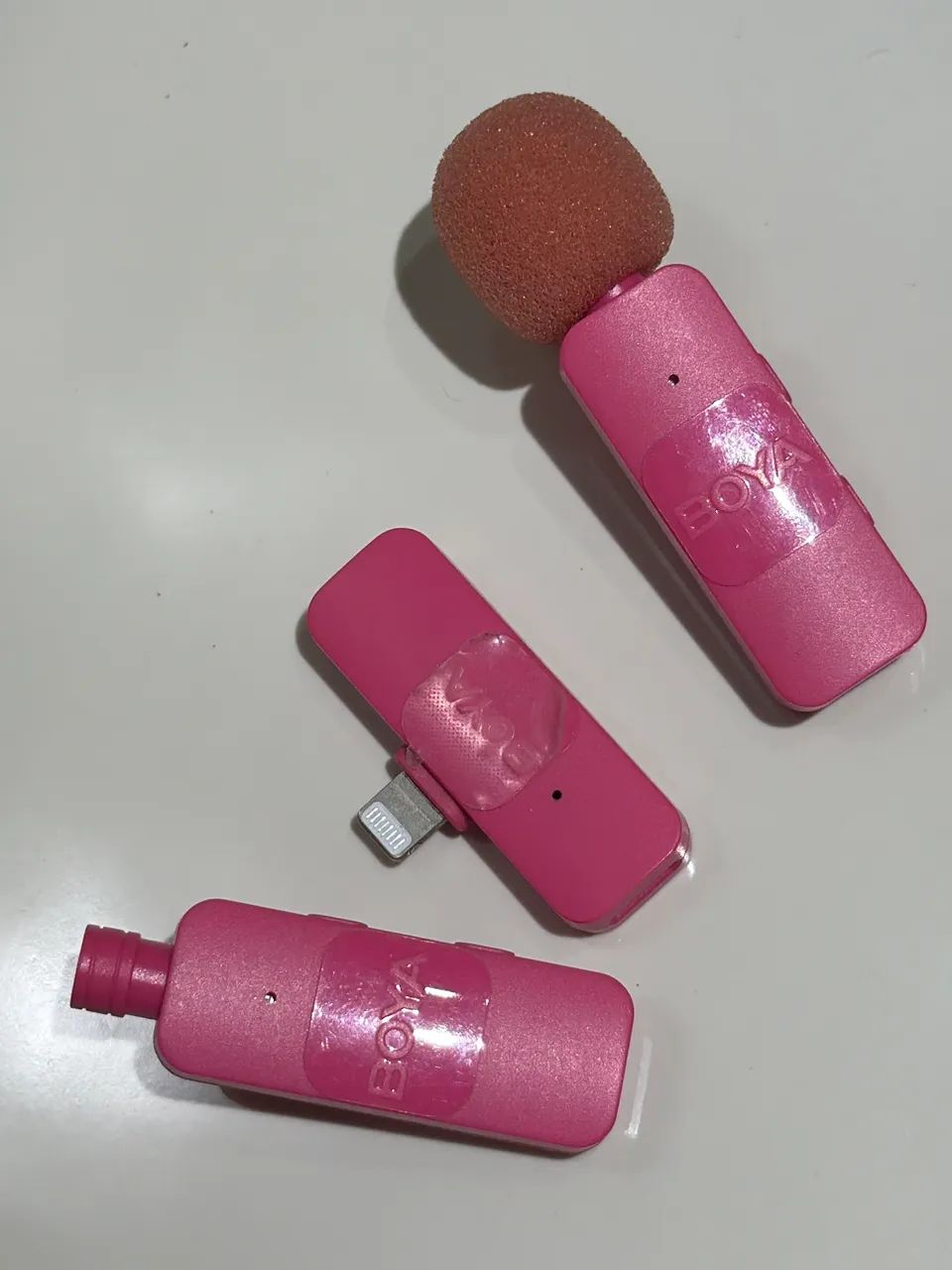 Microfone de lapela Rosa marca Boya original entrada Lightning