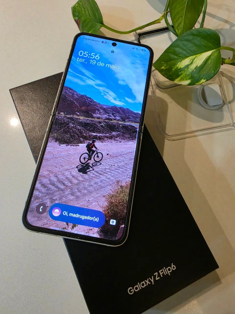 Galaxy Z Flip 6 - Perfeito estado  - Foto 3