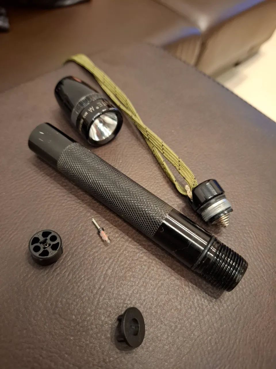 Laterna Maglite 2 pilhas - Foto 2