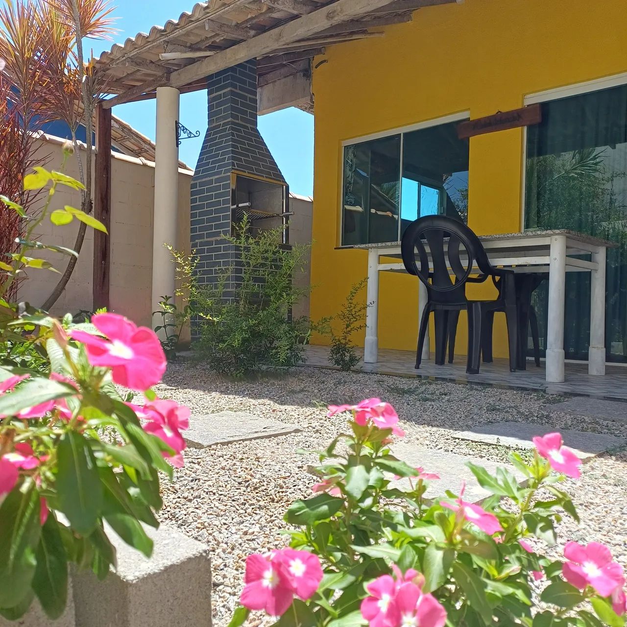 Aluguel fixo Arraial do Cabo/Figueira/incluído água, mobília, vaga na garagem 