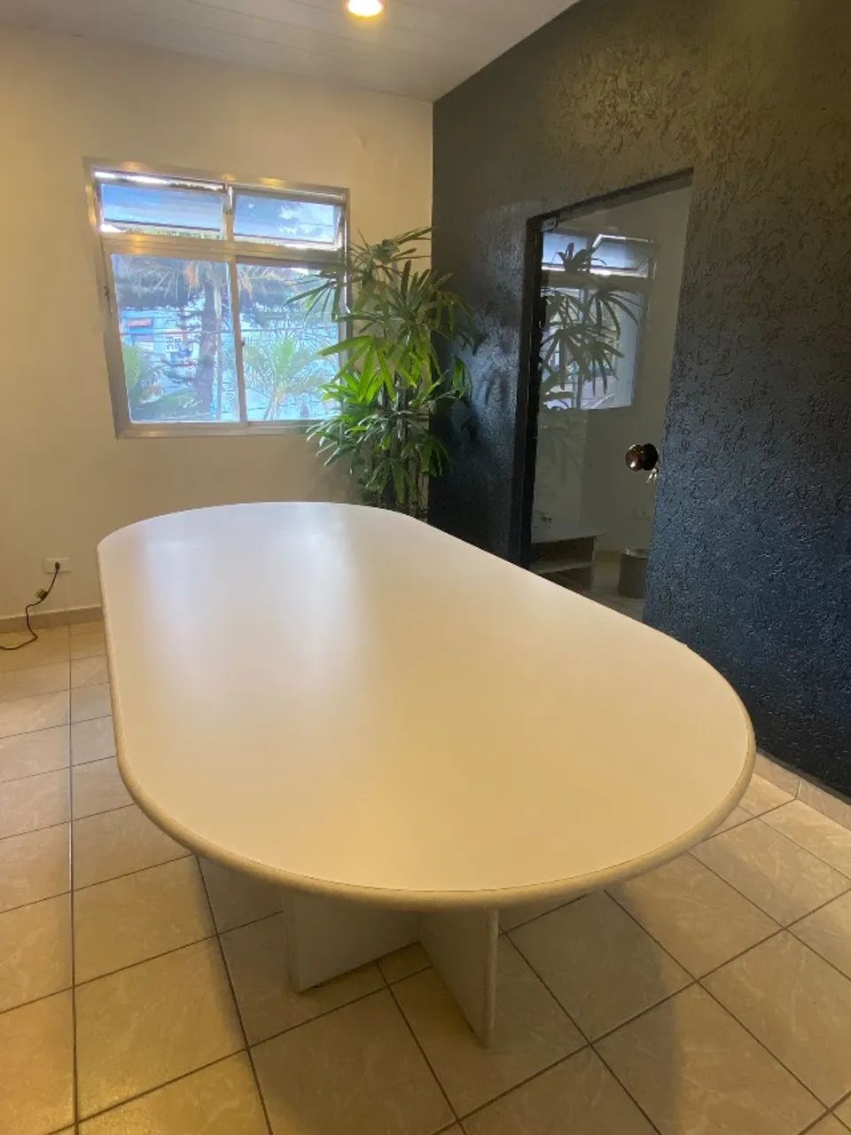 Mesa reunião em ótimo estado! 