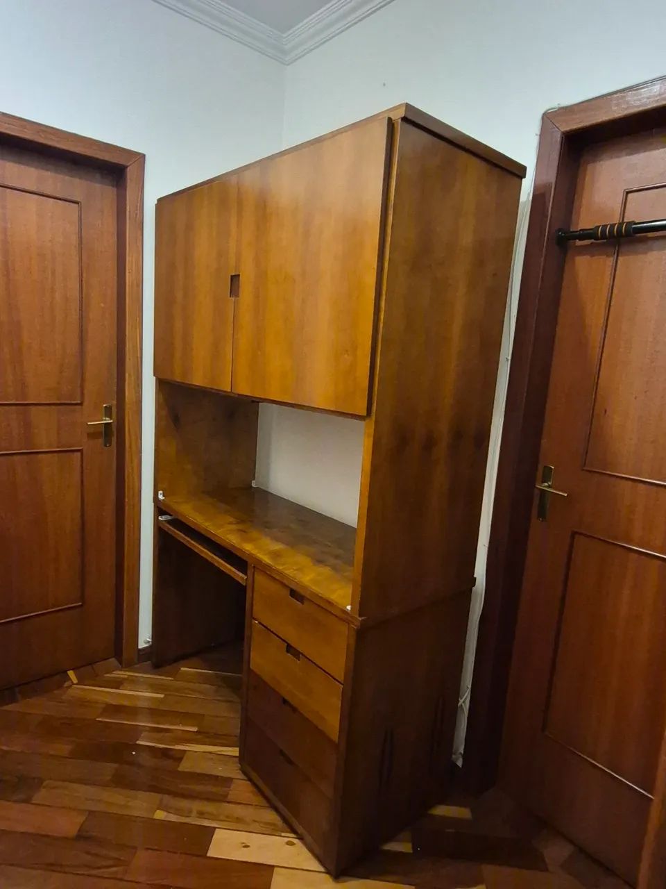 Mesa de estudo com gavetas e prateleiras   - Foto 2