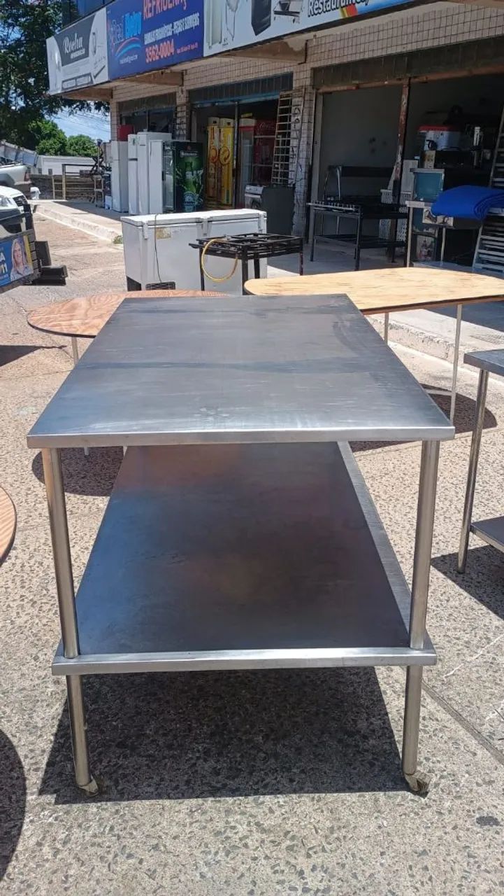 Mesa inox com rodinhas usada - Foto 2