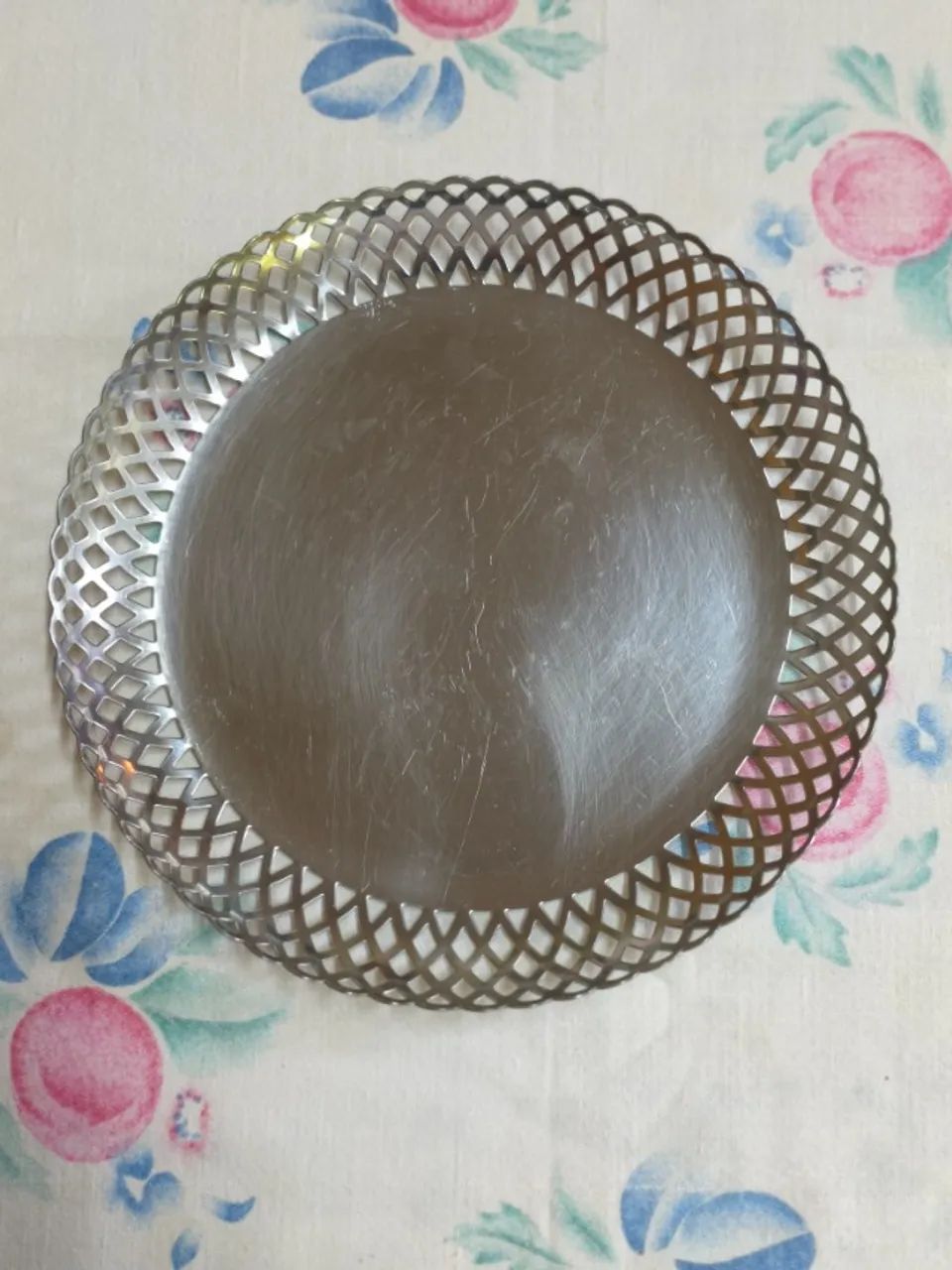 Fruteira / centro de mesa em inox vazado Meridional