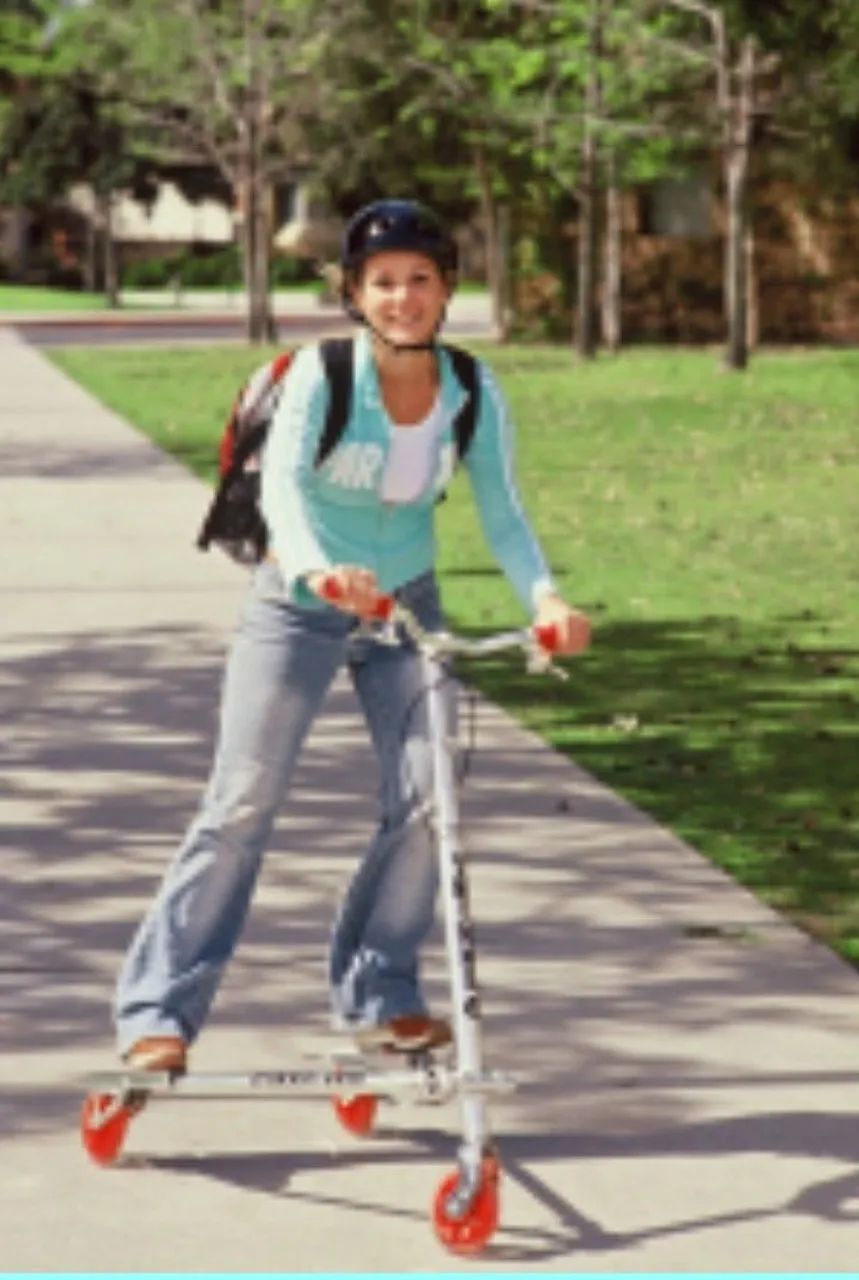 PATINETE COM FREIO FRENTE E ATRÁS ELE AUMENTA E DIMINUE TAMANHO  - Foto 2