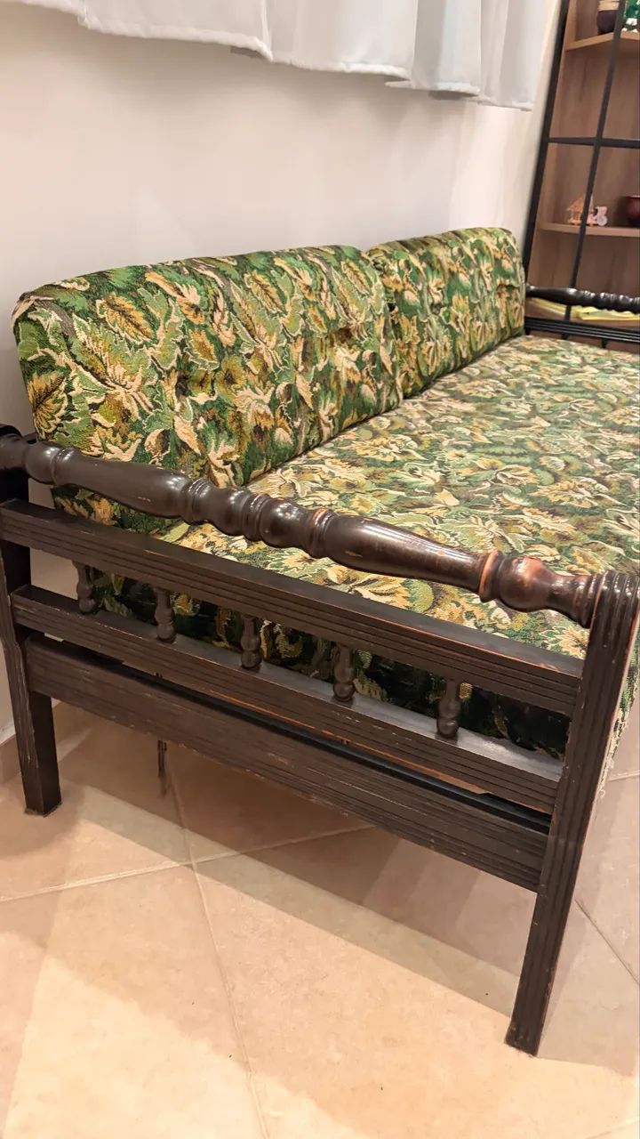 Sofá madeira maciça 