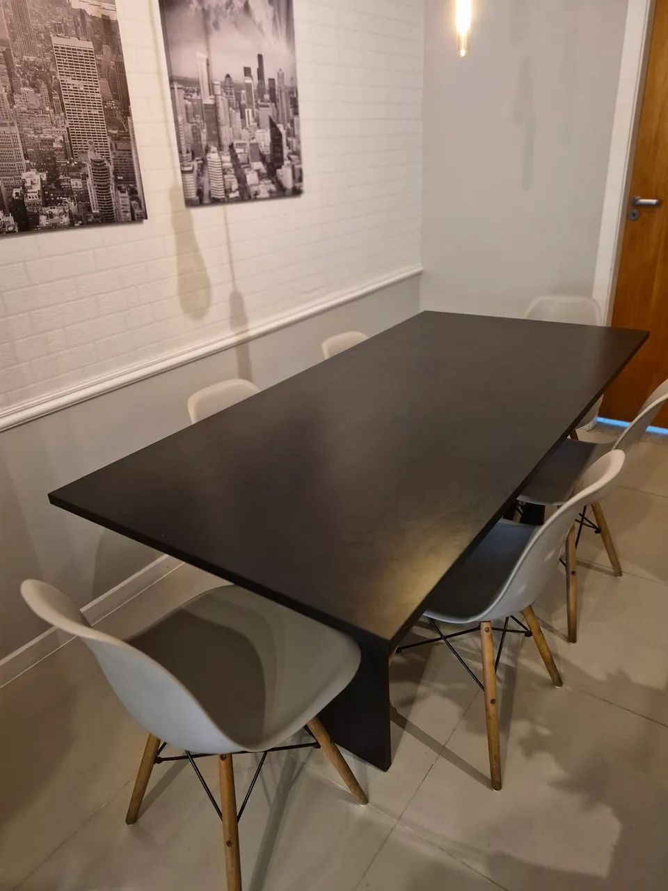 Vendo conjunto mesa tok stok com 6 cadeiras Eames 