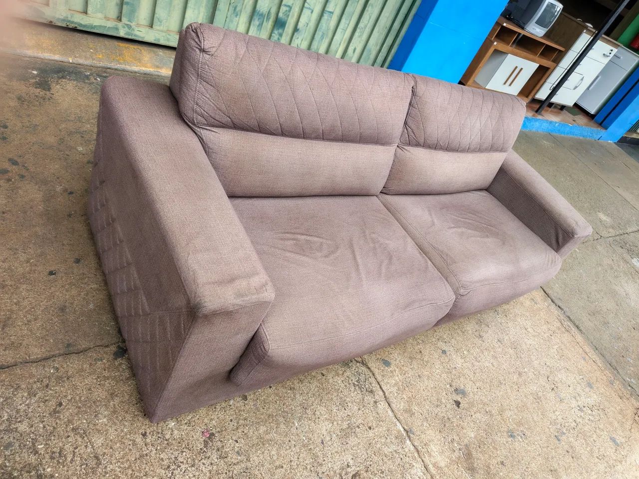 Vendo sofá de 4 lugares marrom  - Foto 3