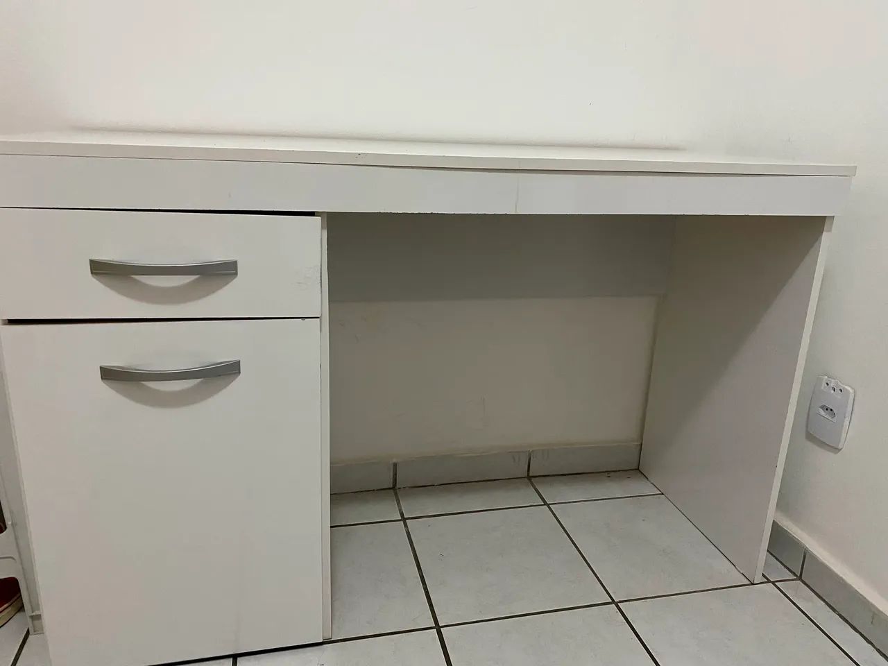 Escrivaninha/mesa de estudos 