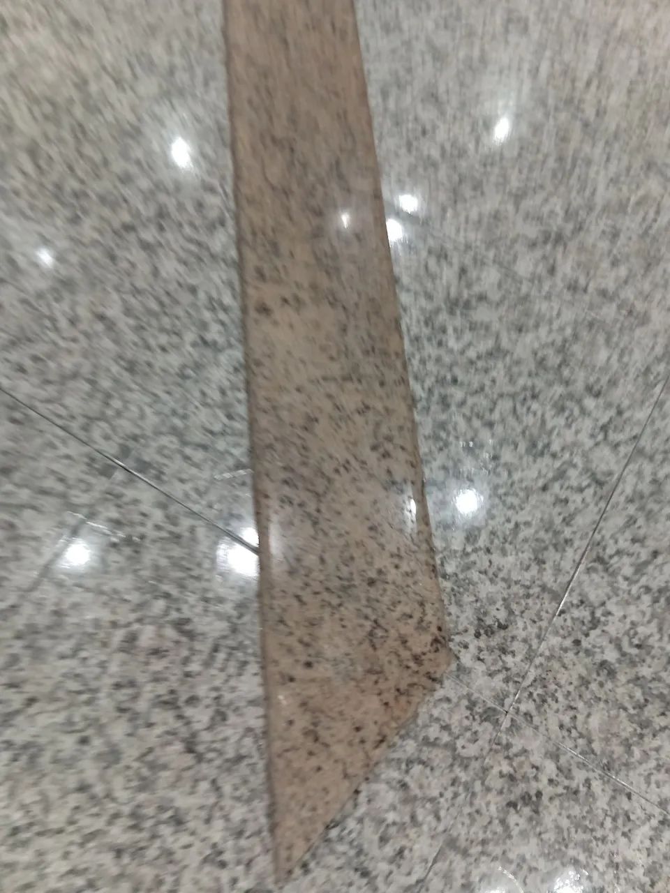 Bancada de granito Balcão muito bonita tamanho 170x25 só quero 150 reais - Foto 3