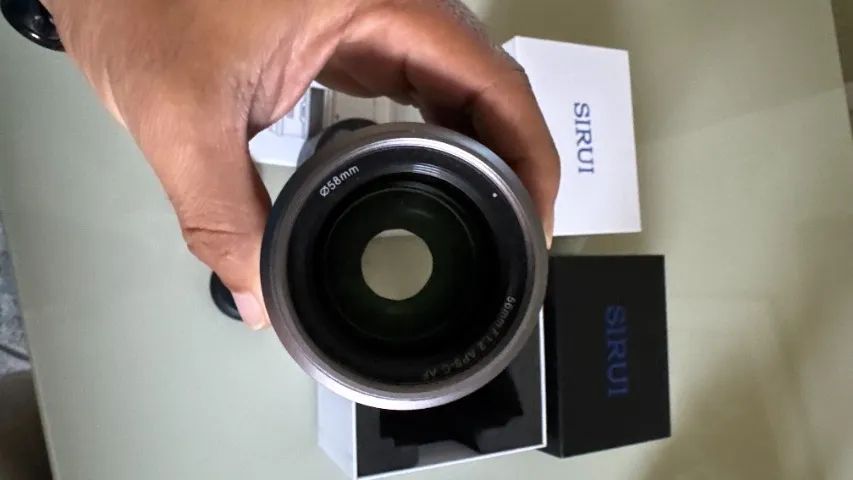 Lente Sirui para Sony 56mm F1.2 APS-C - Foto 3