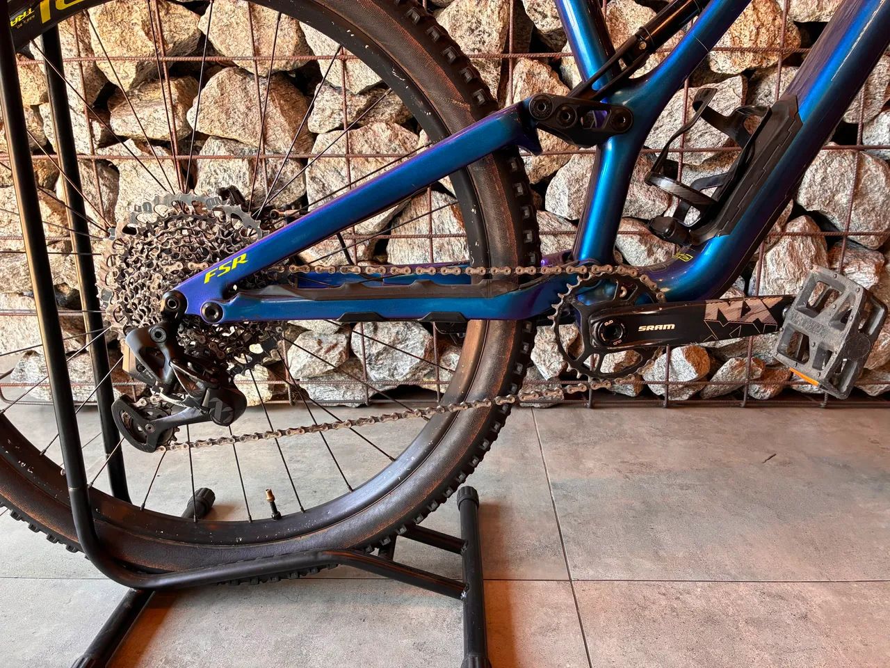 Bicicleta  Specialized Stumpjumper Comp Carbon 29 XX1 AXS Eletrônica - Foto 2