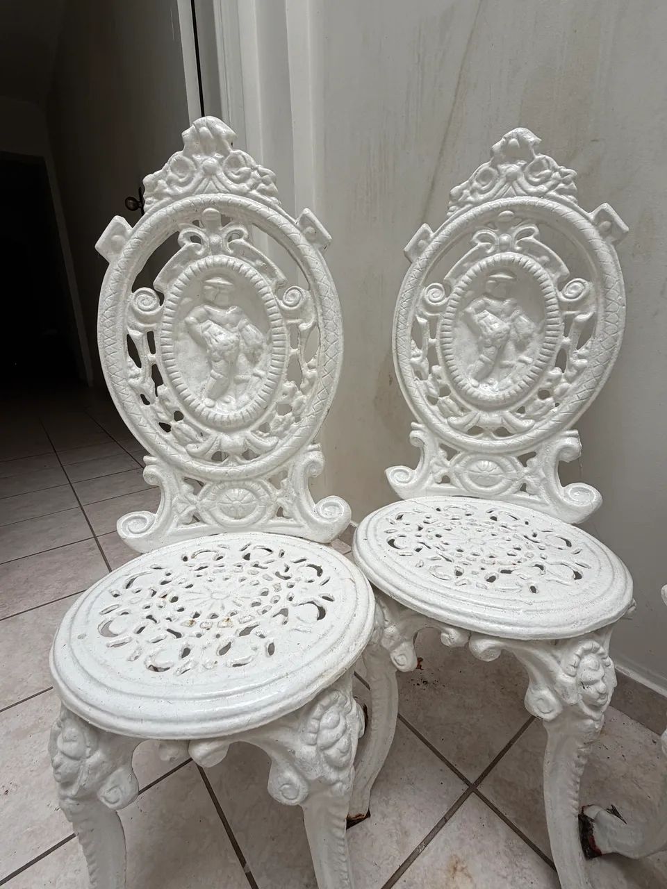 Conjunto Fundido Jardim com mesa e 6 cadeiras de ferro  - Foto 5