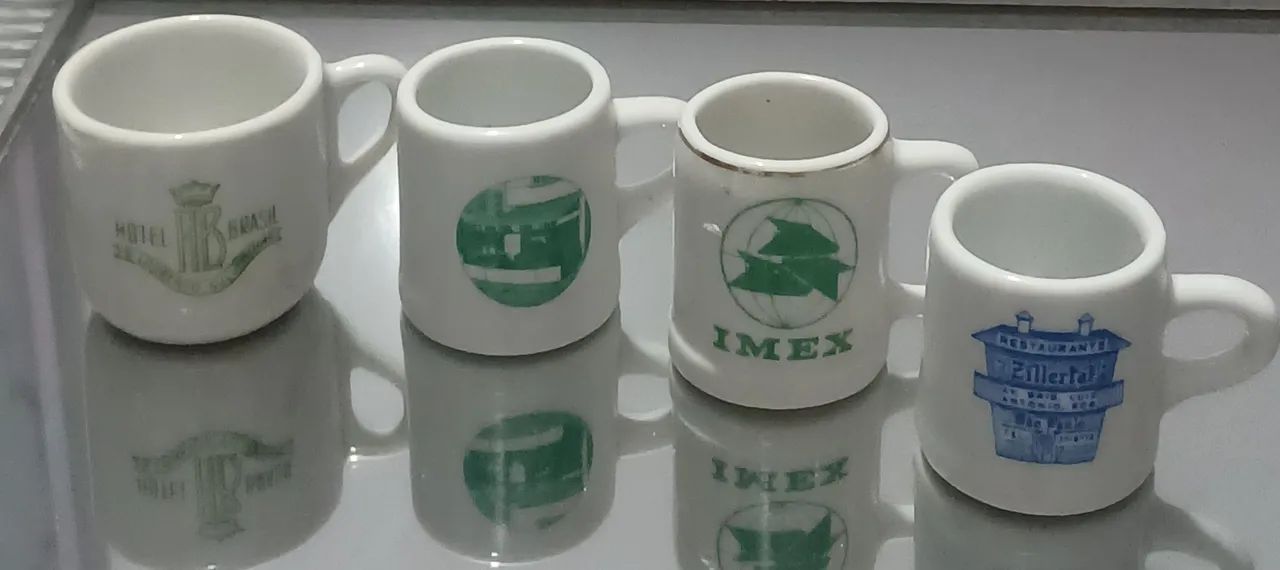 Conjunto 4 canecas miniaturas antigas  - Foto 3