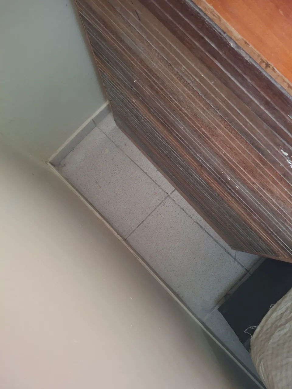 Vende-se cômoda de madeira  - Foto 5