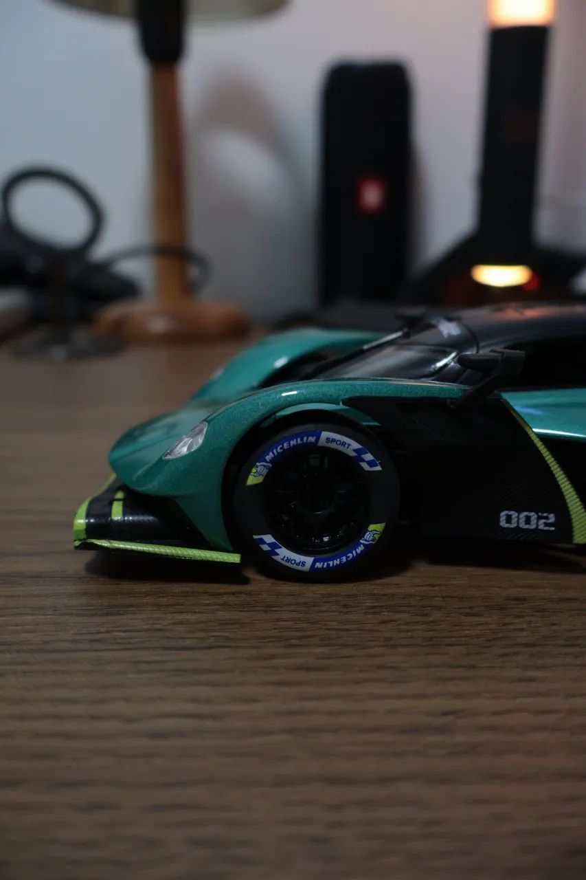 ASTON MARTIN VALKIRIE 1:24 - Foto 3