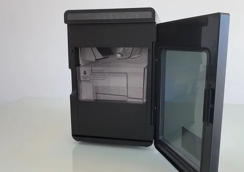 Máquina de gelo marca eos nova