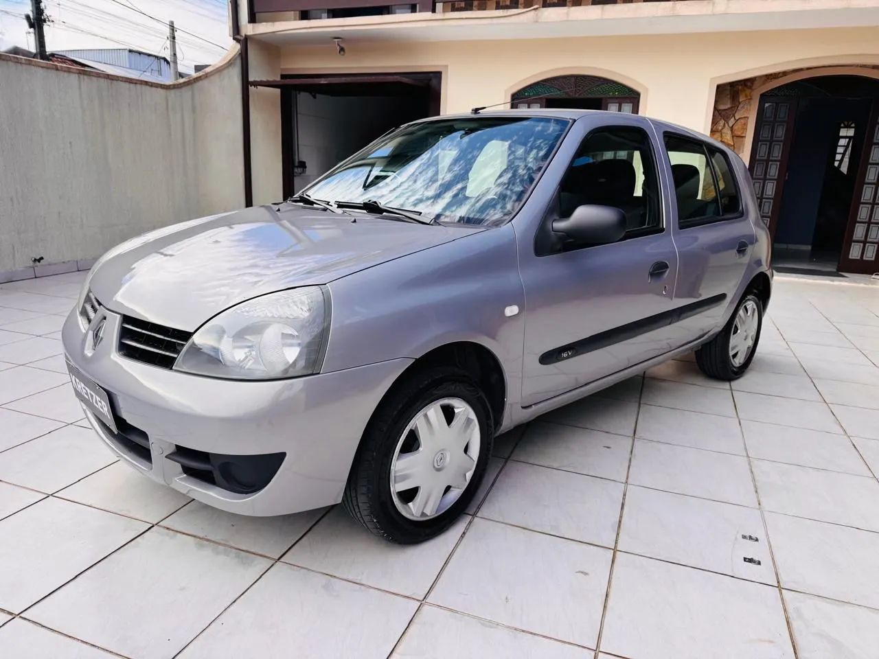 Renault Clio Campus Hi-flex 1.0 16V 5P 2009 - Foto 4