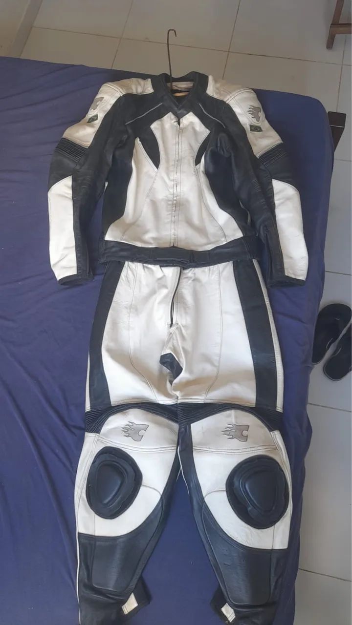 Macacão de Motociclista em Couro - Preto e Branco