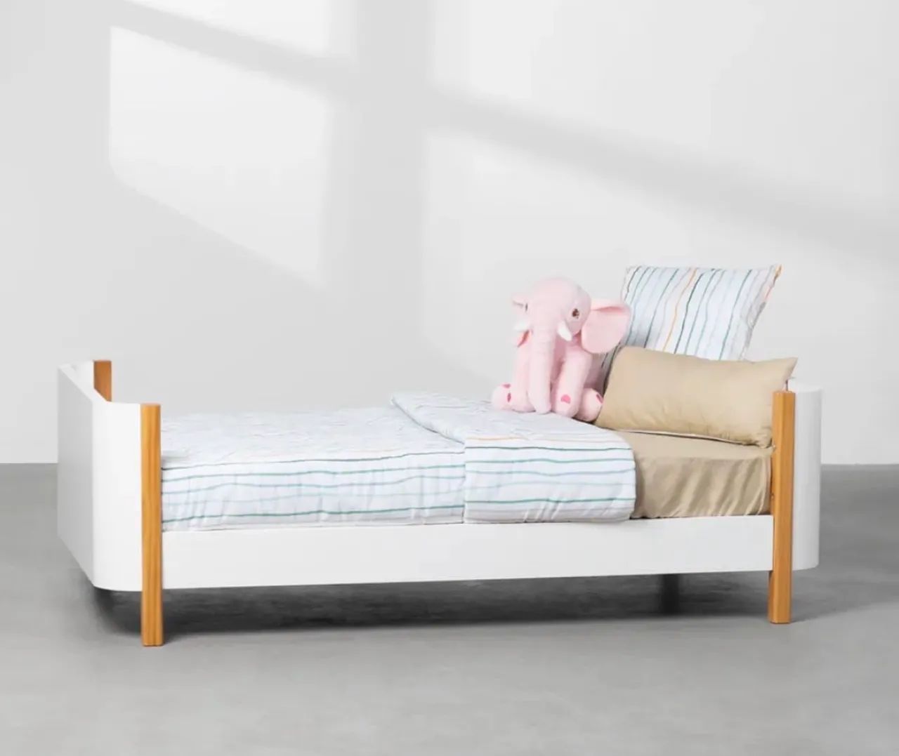 Berço Mini Cama Curvo Pina - Branco e Amêndoa 3 em 1  - Foto 5