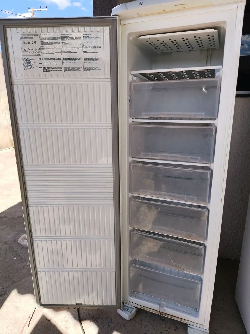 Freezer vertical FE26 253 litros  - Foto 2