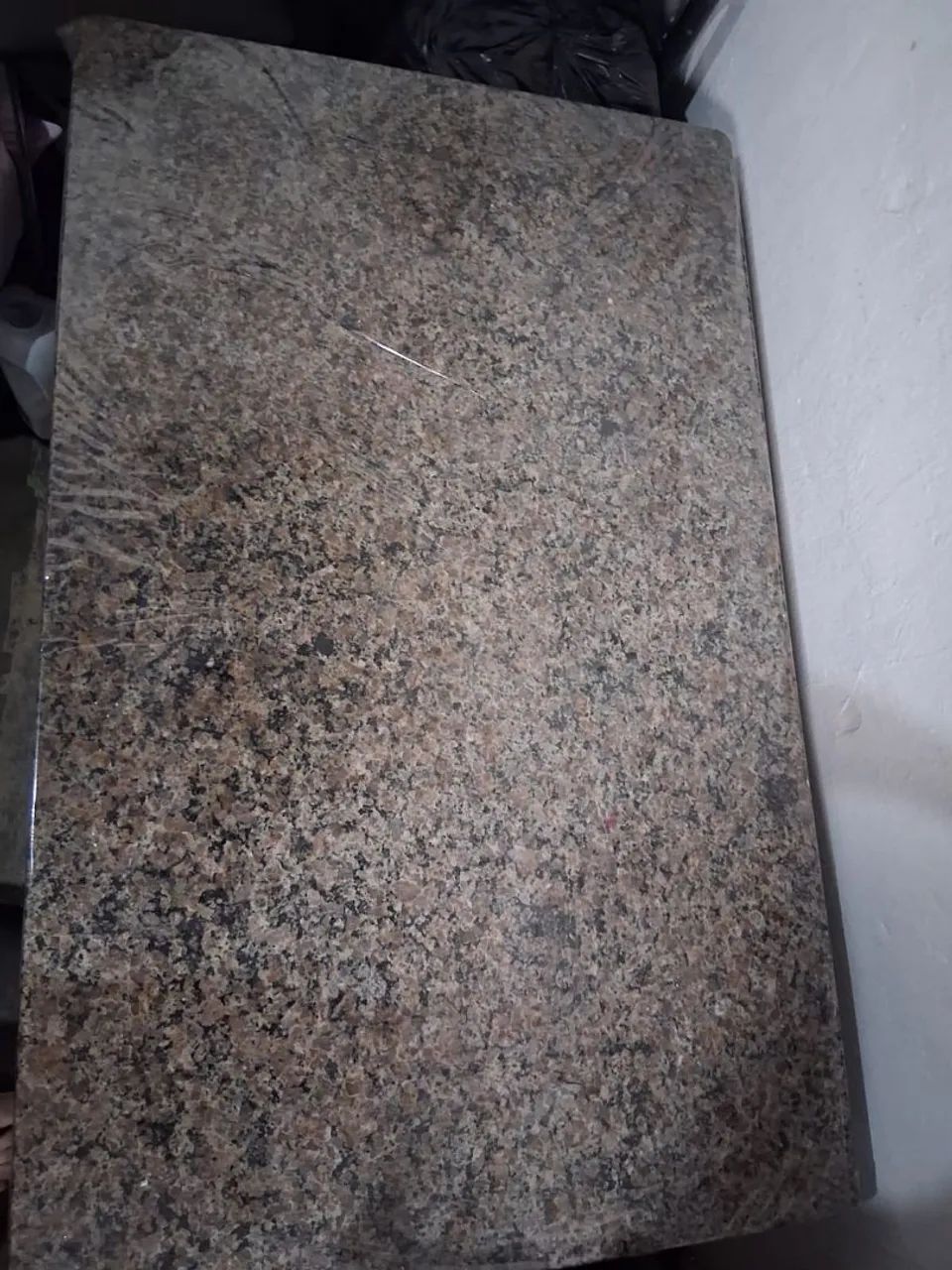 Mesa com tampo de mármore mais 4 cadeiras - Foto 3