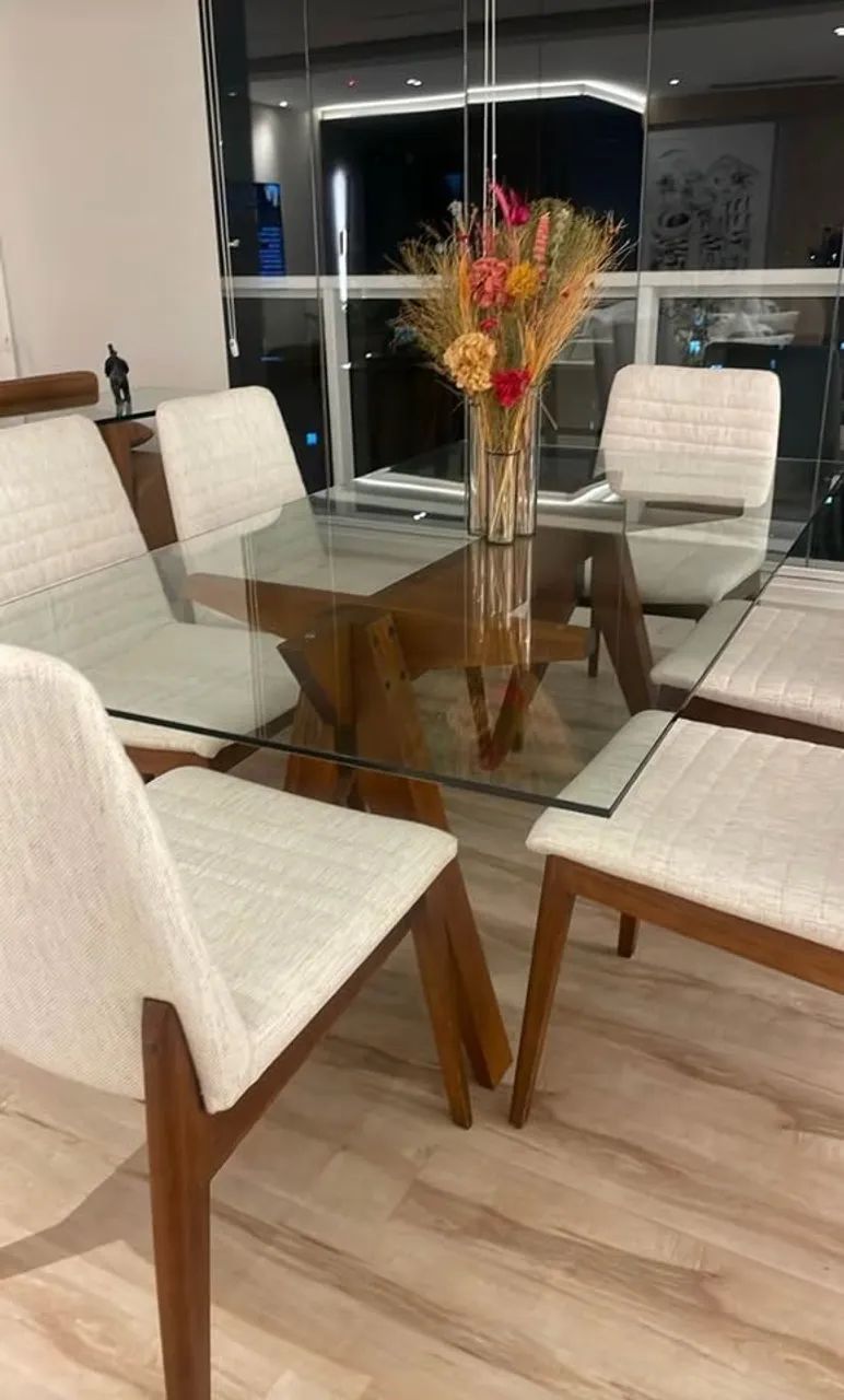 Mesa de madeira com tampo de vidro - Foto 2