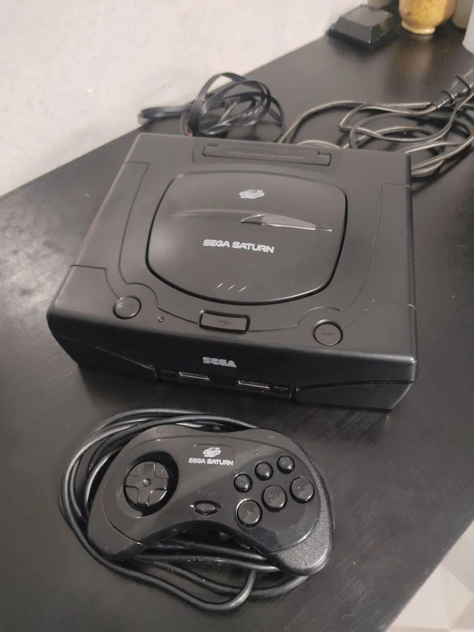 Sega saturn com controle e cabos