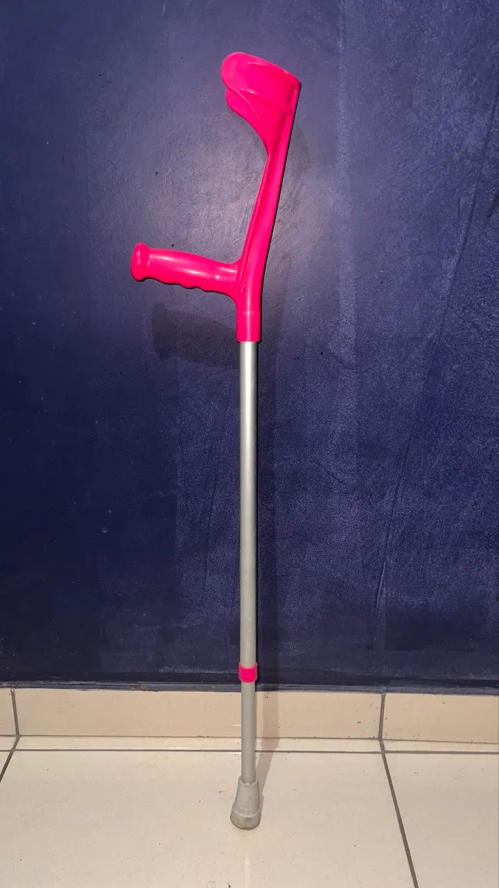 Vendo uma muleta rosa  - Foto 2