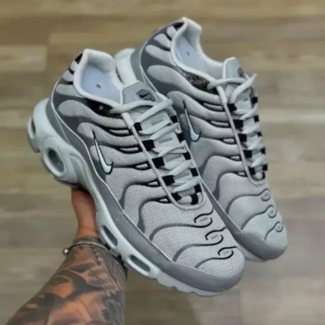 BBb！Nike Air Max Plus グレー Tn Nike Air Max Plus TN Wolf Grey - Calçados - Americanópolis, São