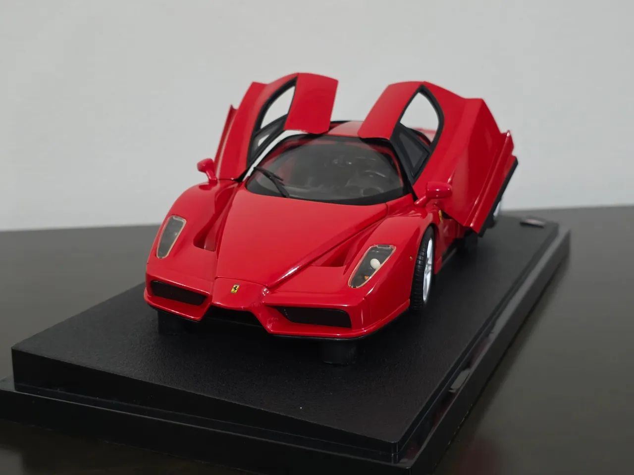 Minuatura Ferrari Enzo 1/18 Hotwheels - Foto 3