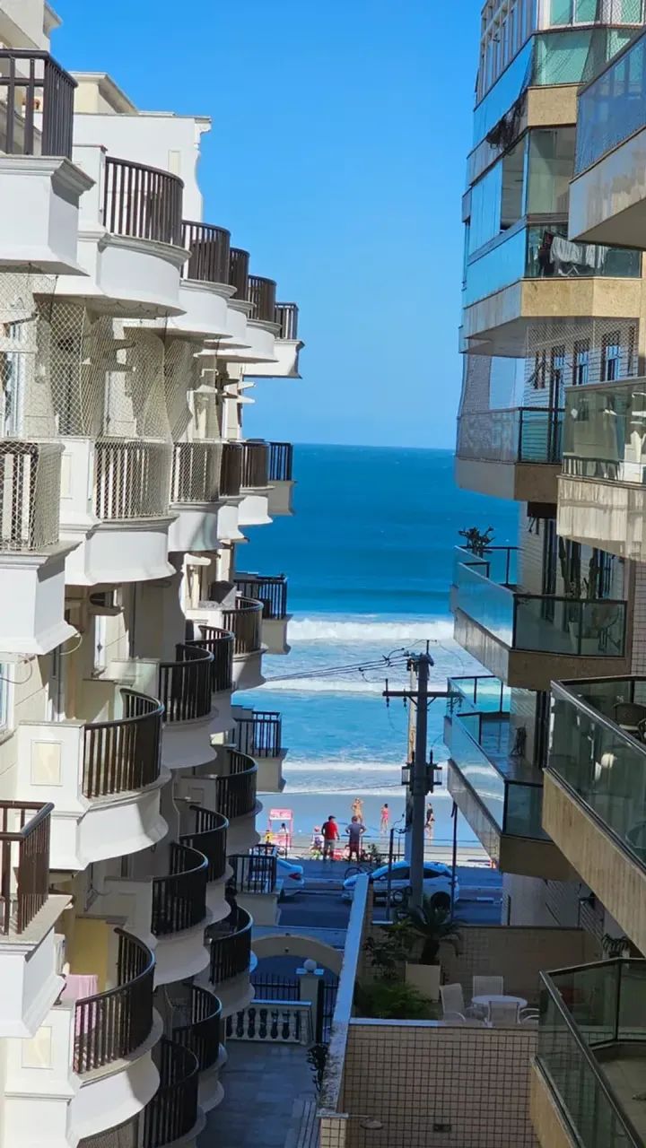 Imóvel para aluguel com 3 quartos em Centro - Cabo Frio - RJ