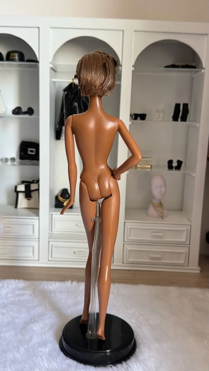 Barbie Collector Basics 08 - Ler anúncio  - Foto 3