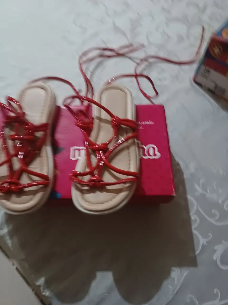 Vende se vários tipos de sandálias  e tênis  - Foto 4