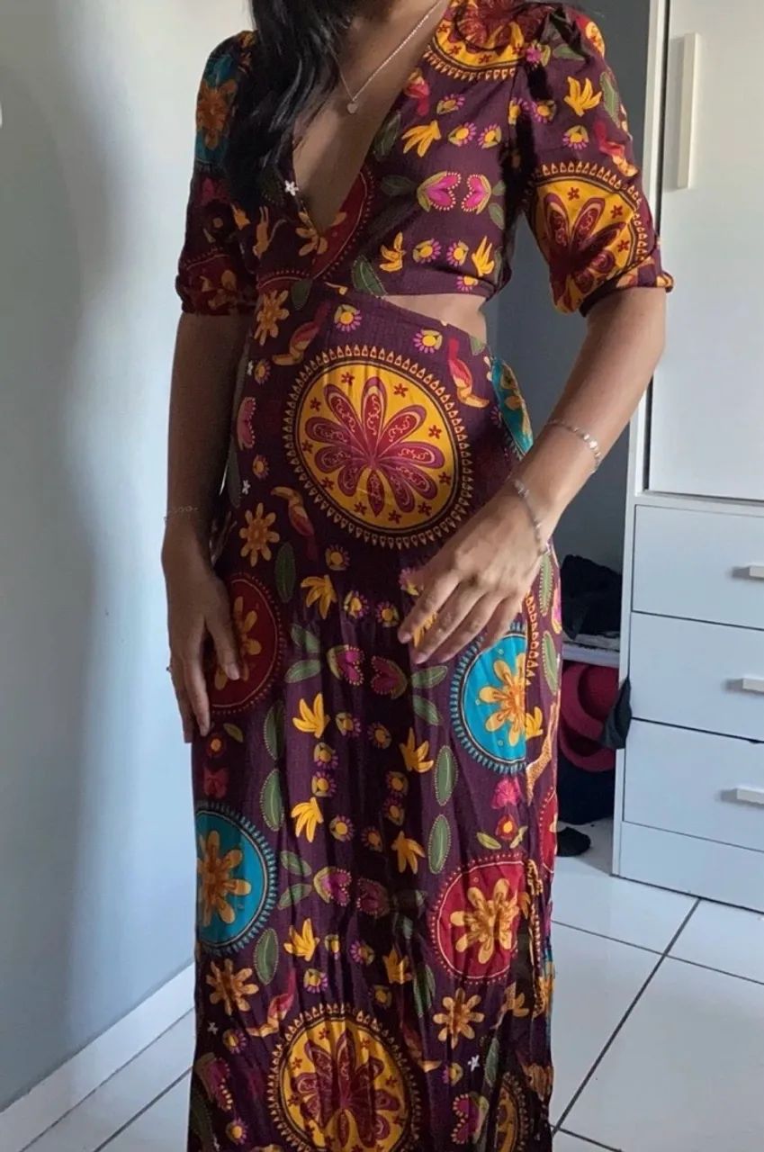 vestido longo estampado com decote - Foto 3