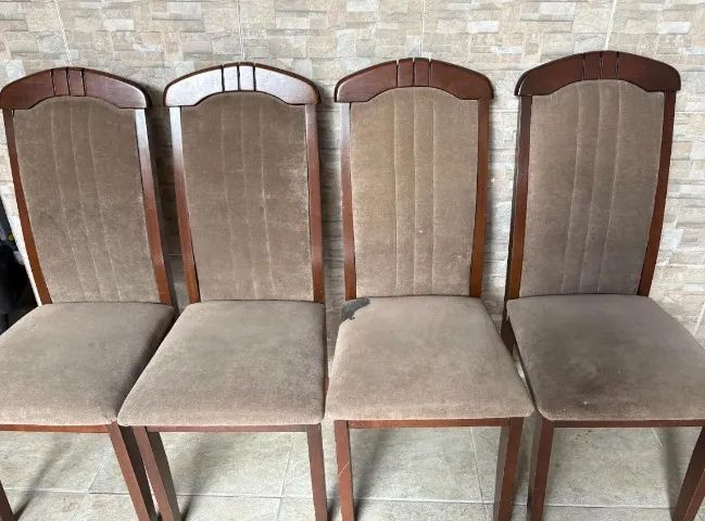 Cadeiras acolchoadas