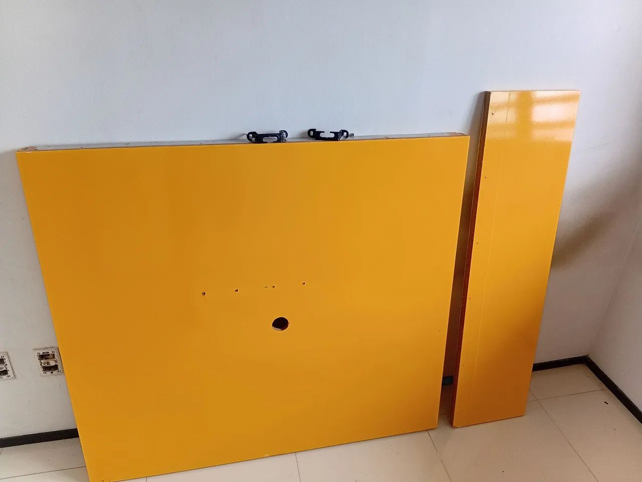 Painel fórmica amarelo usado