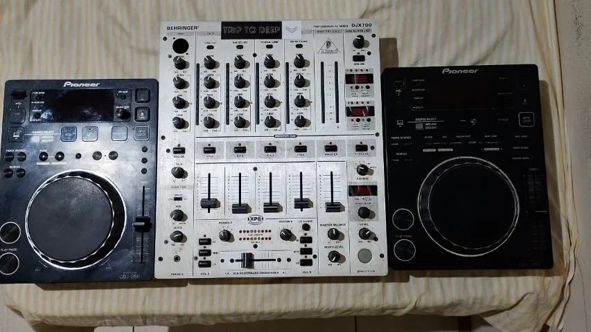 Pioneer CDJ-350 ② Pioneer CDJ-350 Digital Multi Player and DJM-350 2-channel Mixer