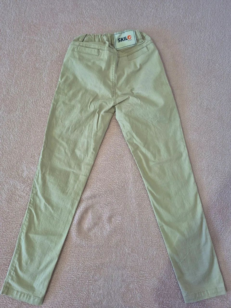 Calça estilosa Skill, verde clara..