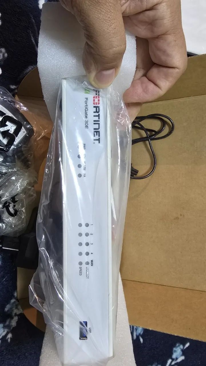 Firewall Fortinet Fortigate 30E Completo sem uso com 4 portas - Foto 3