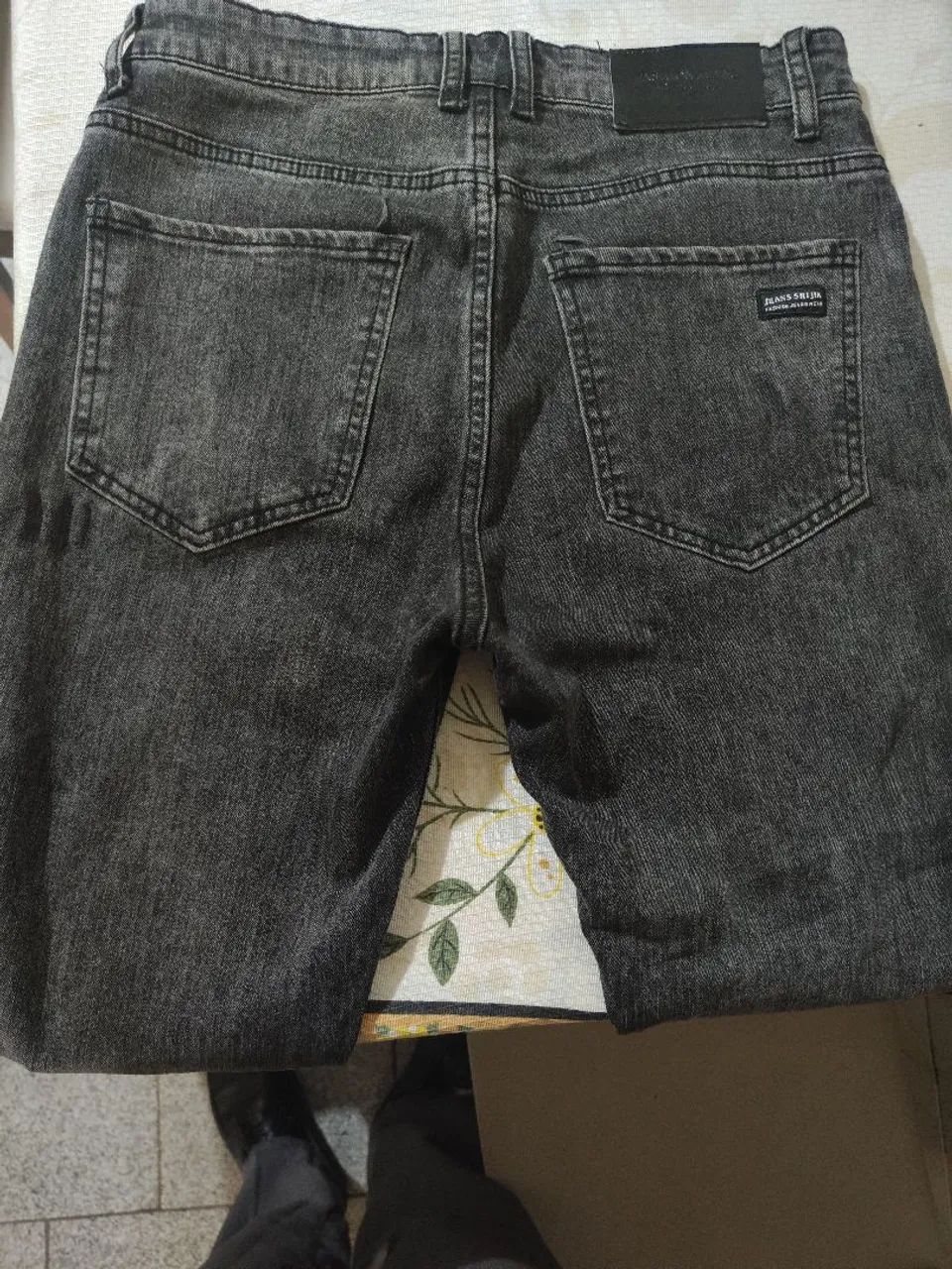 Calça jeans grafite importada dos EUA