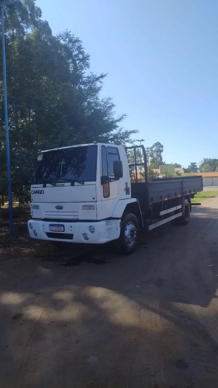 Ford Cargo 1317 - Foto 2