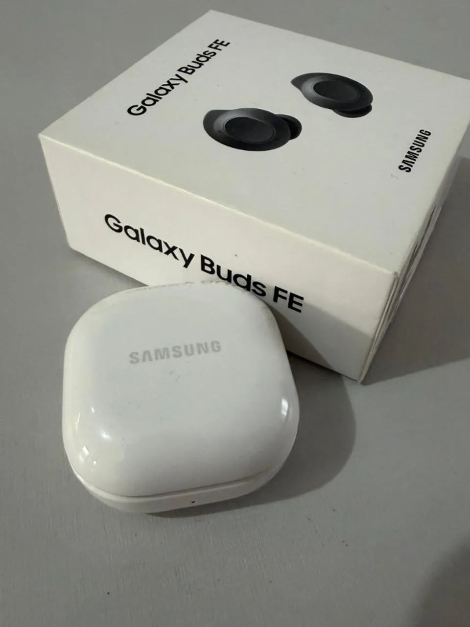 Fone TWS Samsung Galaxy Buds FE - Foto 2