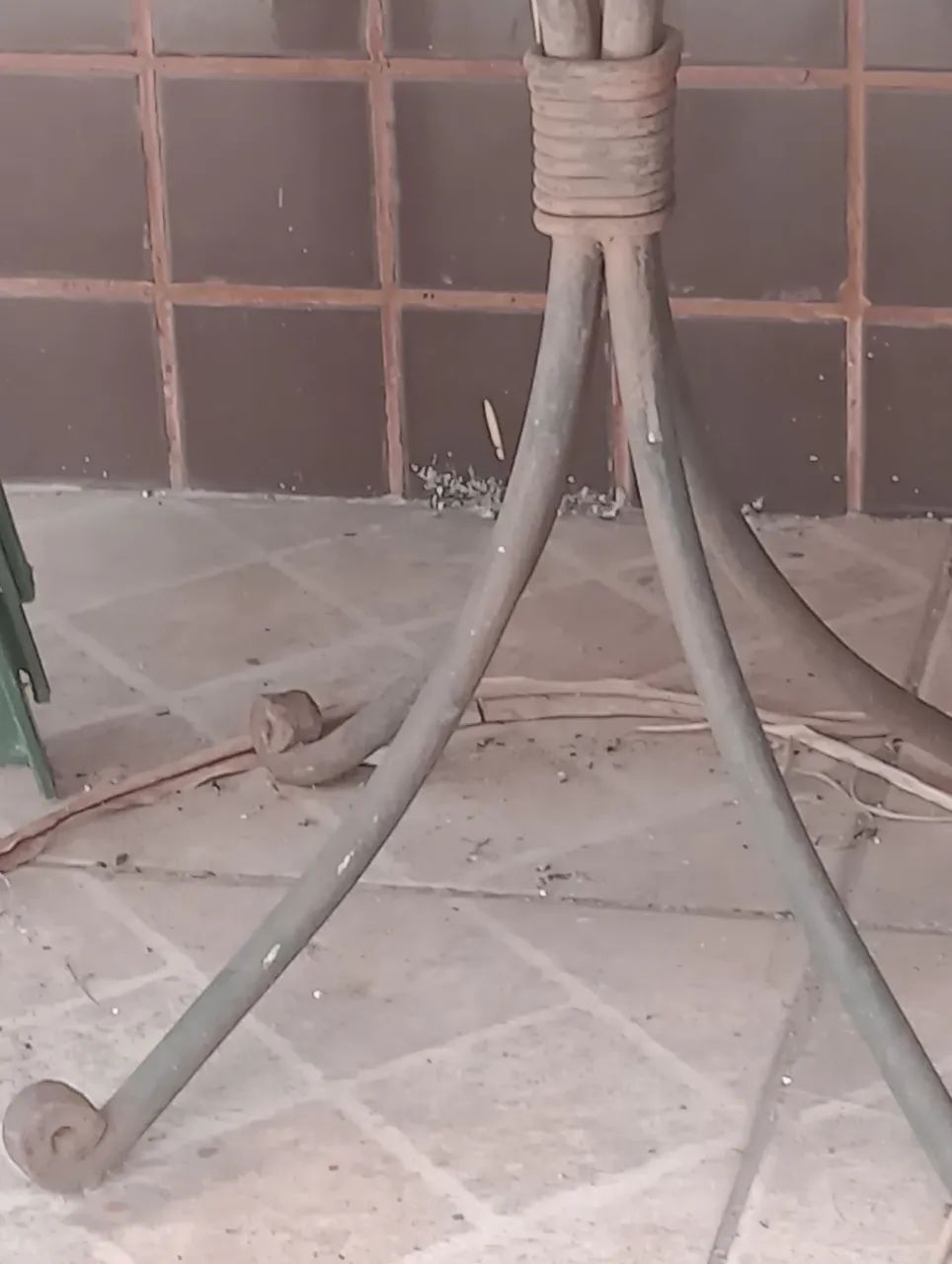 Conjunto de mesa de ferro  - Foto 2