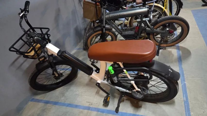 Bicicleta LEV Cruiser PLUS Branca 