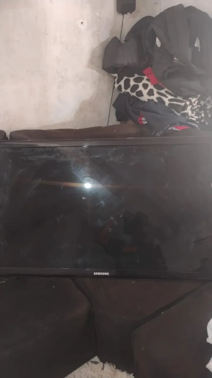 Vendo tv com. Detalhes  - Foto 2