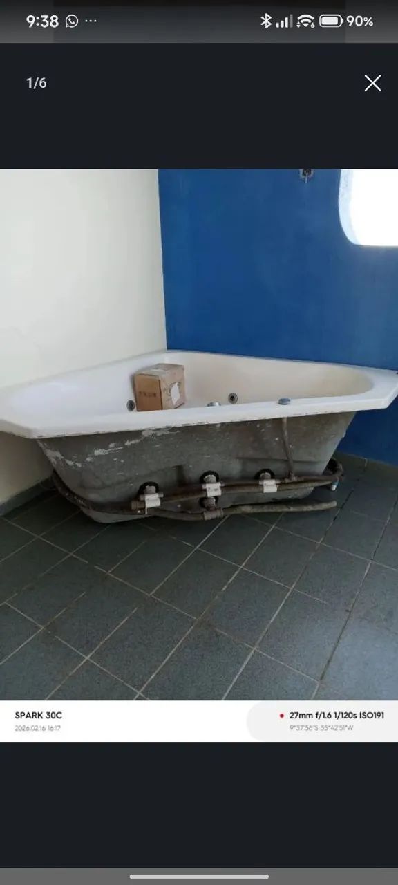 Banheira triangular para banheiro, vai com a bomba nova sem uso. - Foto 3